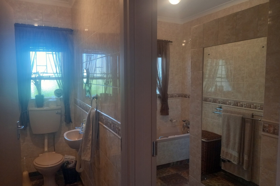 3 Bedroom Property for Sale in Roylglen Gardens Northern Cape